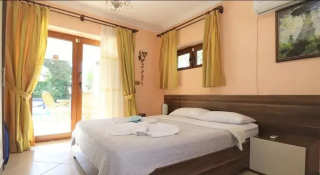 Villa FT17 by JoyLettings