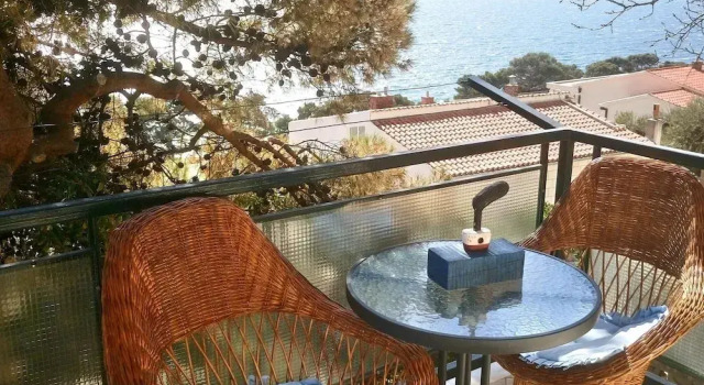 Delightfully Decorated Apartment With A Sea View 5 Minutes To The Beach
