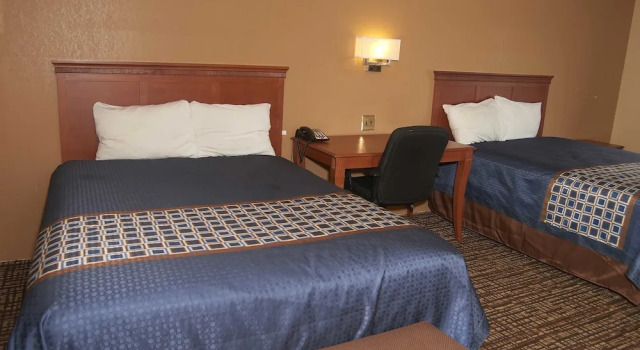 Четырёхместный номер Deluxe New World Inn