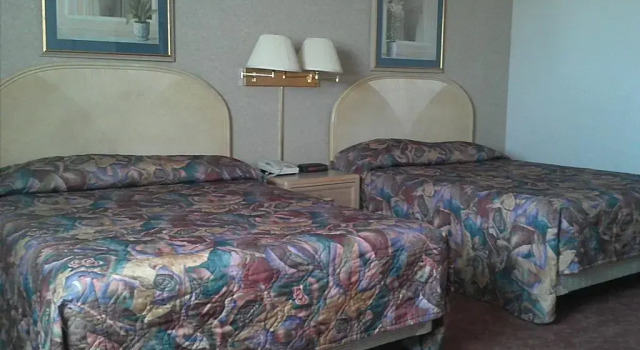Knights Inn Brandon, Reserva ahora Hotel Hoteles en Manitoba con aparcamiento, Aparcamiento