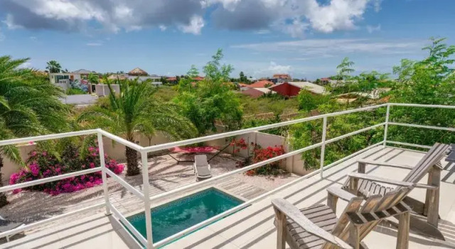 Villa Favvidae - 5 bedroom Villa walking distance from Jan Thiel Beach, Забронировать Вилла Отели Виллемстад с парковкой, рядом с Jan Theil, Парковка
