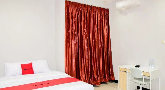Двухместный номер Deluxe RedDoorz Plus near Mall Kelapa Gading