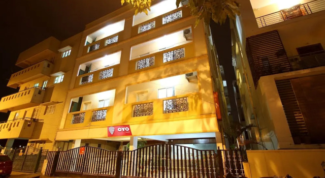 OYO 9959 Hotel Varcity Ruby, Забронировать Отель Отели Бангалора с парковкой, рядом с Больница Манипал, Парковка