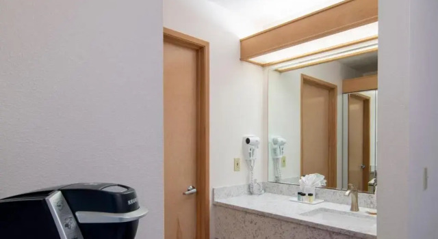 Номер Standard Allred Hotel