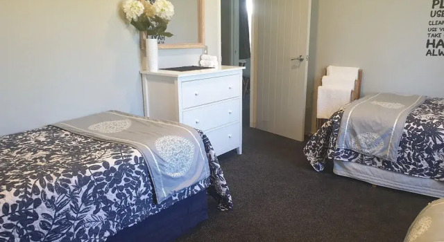 Blackhouse Guesthouse, Забронировать Гостевой дом Гостевые дома Хокитика, Гостевой дом