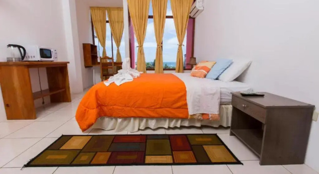 Двухместный номер Standard с балконом Hostal Tongo Reef