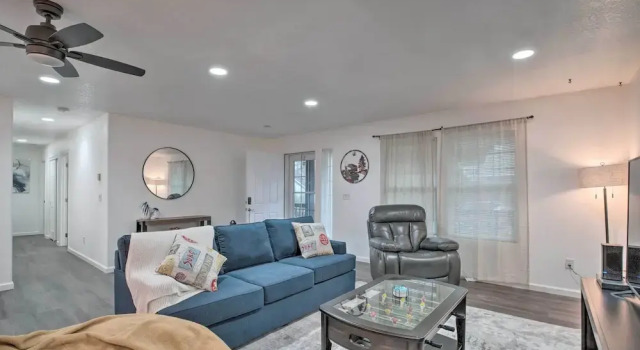 Pet-friendly PNW Home, 1 Mi to Rockaway Beach, Varaa Hotelli Rockaway Beach 