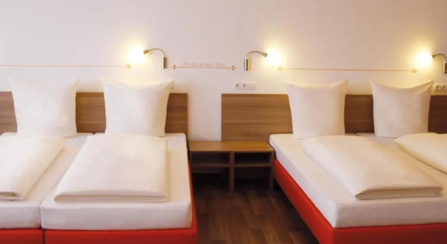 Четырёхместный номер Standard Orange Hotel und Apartments