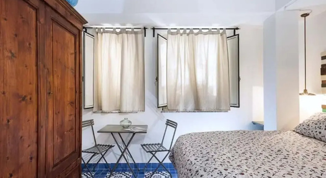 Pleasing House in the Center of the Famous Taormina Near the Sea, Book Vacation Home Hotels in Sicily with Parking, Parking