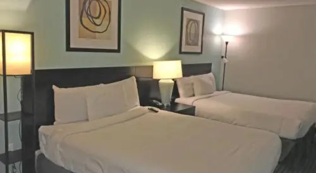 Luxurious Ocean Front 4th Floor Suite with Jet Tub, Забронировать Апартаменты/квартира Отели Южной Каролины с бассейном, Бассейн
