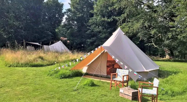 Тент Luxury Bell Tent in Norfolk With Scenic Garden