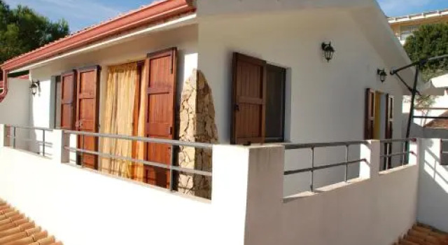 Renato Apartments