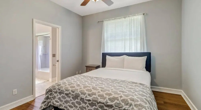 Коттедж 9151 Kings Cove Ct