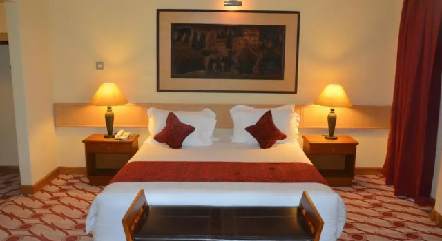 Executive Suite Golf Course Hotel