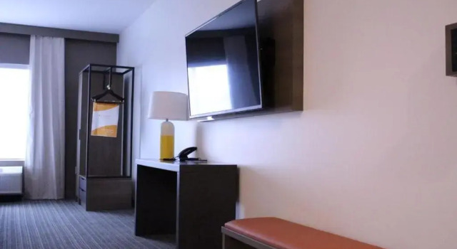 Люкс Comfort Suites Richmond East
