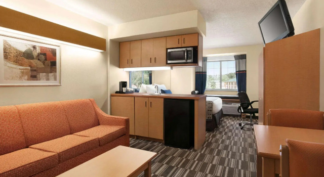 Двухместный люкс студия Microtel Inn & Suites by Wyndham Culpeper
