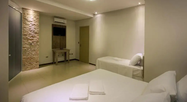 Четырёхместный номер Deluxe Hotel Iguassu Inn