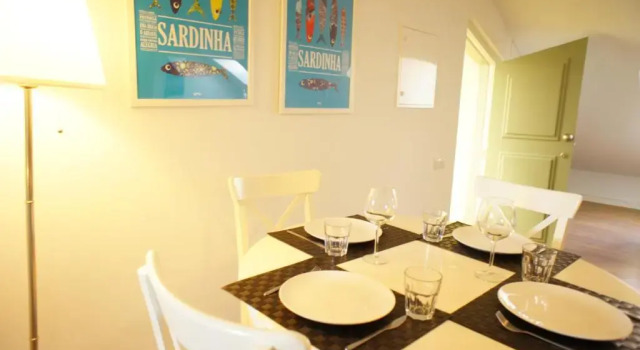 Апартаменты Charming Apartment Tram 28