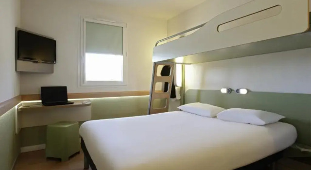 Трёхместный номер Standard Ibis Budget Manosque Cadarache