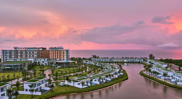 Курортный отель Mövenpick Resort Waverly Phu Quoc