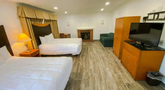 Люкс Deluxe Town and Country Inn