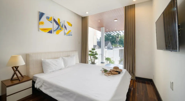 T P Pool Villa