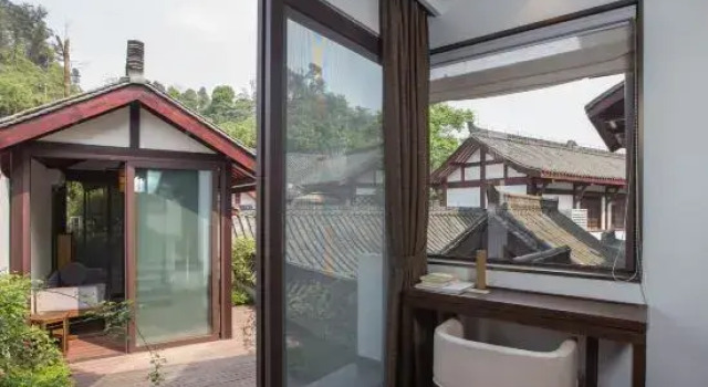 Люкс с балконом и с красивым видом из окна Chanyi · Jiading Yuanzi Hotel
