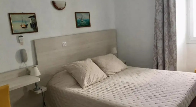 Hotel de la Plage Santa Vittoria, Rezervați Hotel Algajola Balagne
