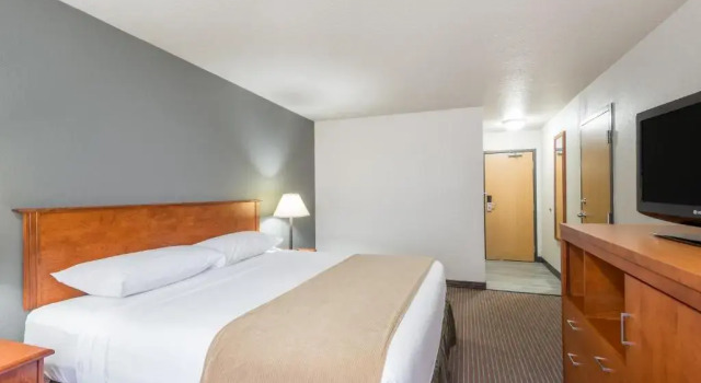 Номер Standard Super 8 by Wyndham Grande Prairie