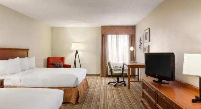 Четырёхместный номер Standard Country Inn & Suites by Radisson, Atlanta Galleria-Ballpark, GA