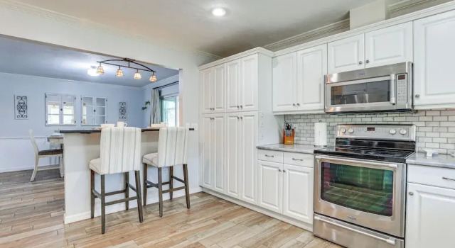 Коттедж Pet-friendly Home w/ Heated Pool in Bradenton