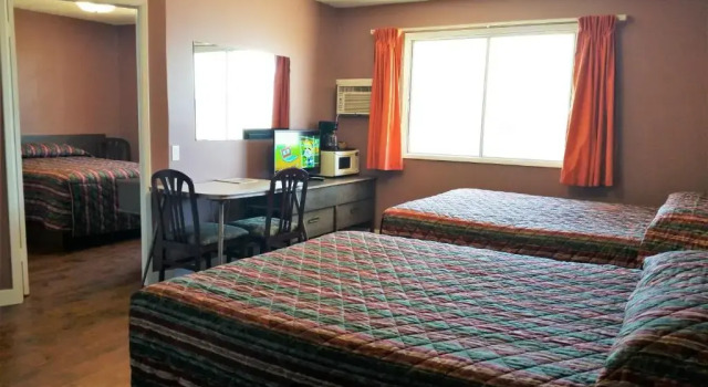 Трёхместный номер Deluxe Viking Lamplighter Motel