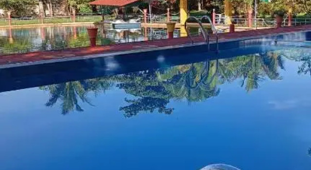 Royal Riviera houseboats, Забронировать Отель Отели штата Кералы с парковкой, Парковка