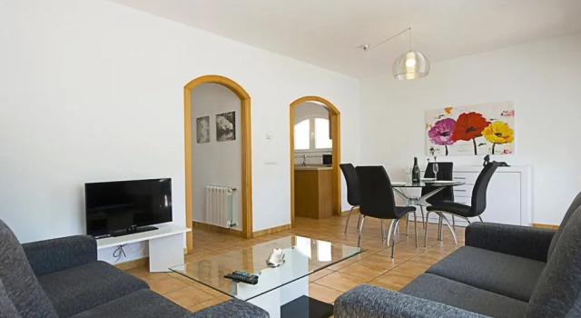 Bungalow - 3 Bedrooms with Pool and WiFi - 104999