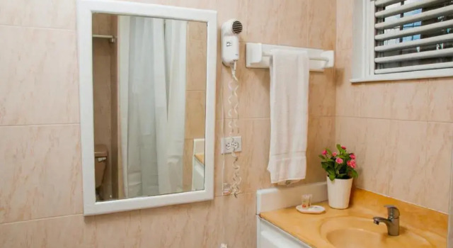 Четырёхместный номер Standard Hotel Neptuno Refugio
