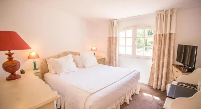 Hotel Le Verger Maelvi, Забронировать Отель Гримо Сен-Тропе залива