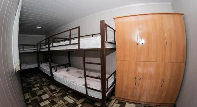Кровать в общем номере (мужской номер) TES Hotel