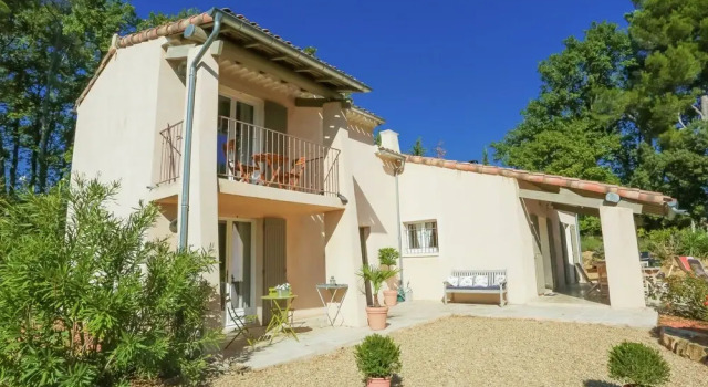 Lovely Villa in Buisson With Private Swimming Pool, Забронировать Вилла Виллы Овернь-Рона-Альпы, Вилла