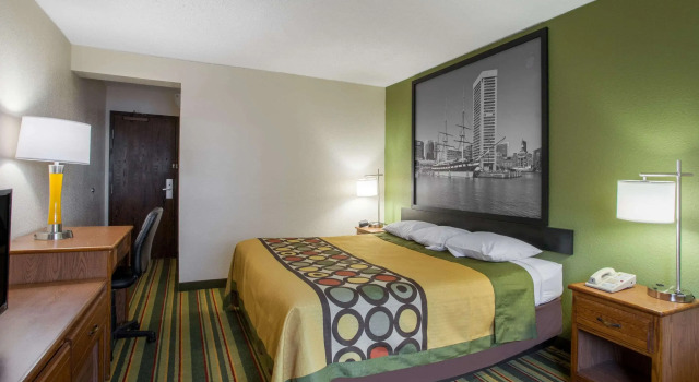 Super 8 by Wyndham College Park Wash DC Area