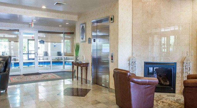Comfort Suites West Warwick - Providence, Забронировать Отель  