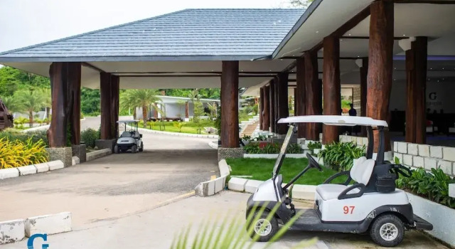 Gerizim Hotel Resort, Prenota Resort Hotel a Chaungtha con parcheggio, Parcheggio