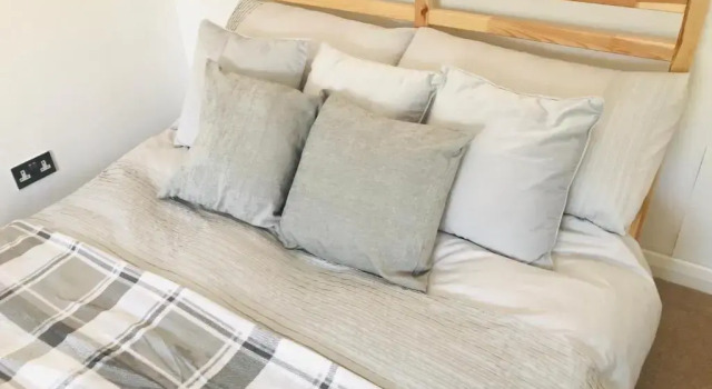 Aston Henry James Cookham Road Cosy flat close to town centre