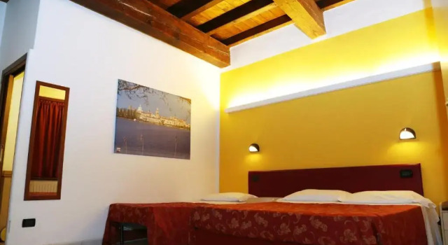 Трёхместный номер Standard Antico Residence, MantegnaHotels