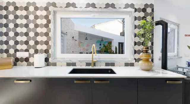 Коттедж с балконом Impeccable 4-bed House in São Domingos de Rana