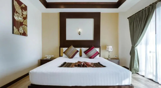 Номер Deluxe Royal Nakhara Hotel and Convention Centre