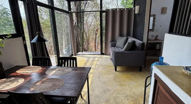 Camera tripla Standard con balcone Centro Sati Bungalow
