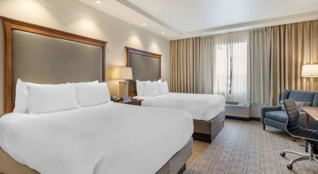 Четырёхместный номер Standard Best Western Premier Boulder Falls Inn