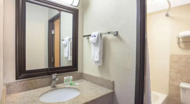 Двухместный номер Premier AmericInn by Wyndham Albert Lea
