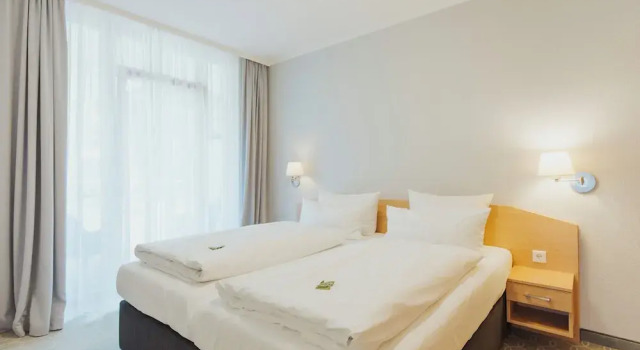 Апартаменты с балконом и с видом на парк Parkhotel IV Jahreszeiten Kühlungsborn