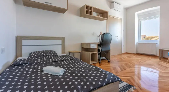 House Tinac, Забронировать Отель Отели Приморско-Горанской жупания с парковкой, Парковка